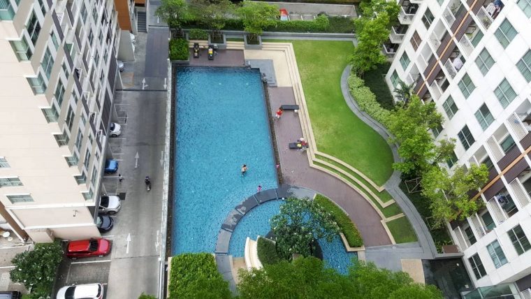 7.Pool view