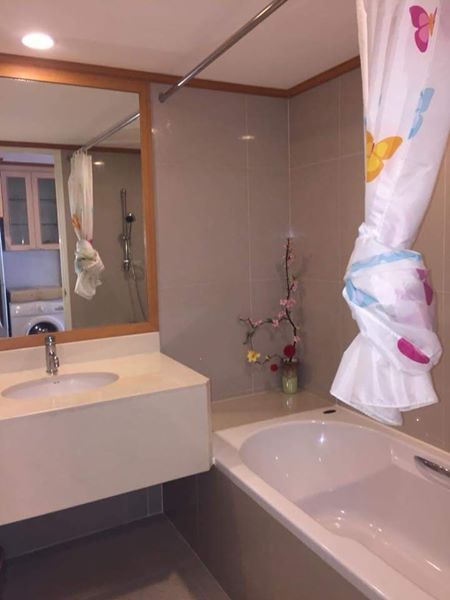 The Trendy Condominium · 1 bedroom · 35 SqM · Asoke, Bangkok · Photo 4 The Trendy Condominium 1-bedroom Condo in Asoke, Bangkok – photo 4