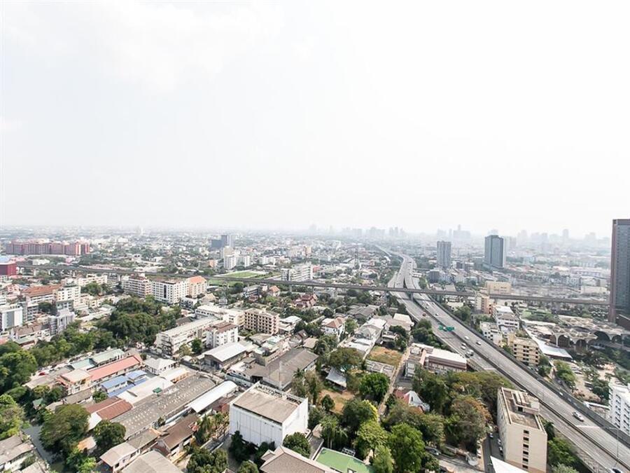 The BASE Garden Rama 9 · 1 bedroom · 30 SqM · Floor 30 · Rama 9, Bangkok · Photo 5 The BASE Garden Rama 9 1-bedroom Condo in Rama 9, Bangkok – photo 5