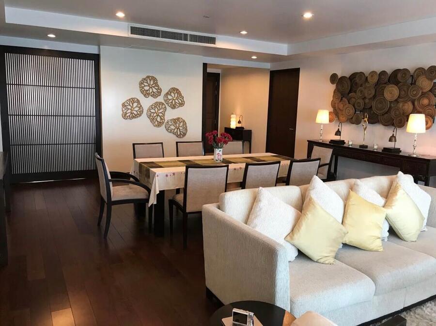 Sathorn Gardens · 3 bedroom · 200 SqM · Floor 33 · Silom, Bangkok · Photo 1 Sathorn Gardens 3-bedroom Condo in Silom, Bangkok – photo 1