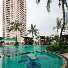 Sathorn-Garden-Bangkok-condo-for-sale-swimming-pool-2-600x385