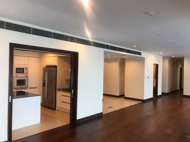 The Park Chidlom · 3 bedroom · 257 SqM · Floor 10 · Chidlom, Bangkok · Photo 1 The Park Chidlom 3-bedroom Condo in Chidlom, Bangkok – photo 1