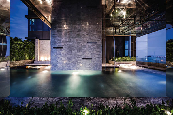 M-Silom-Bangkok-condo-for-sale-semi-outdoor-lap-pool