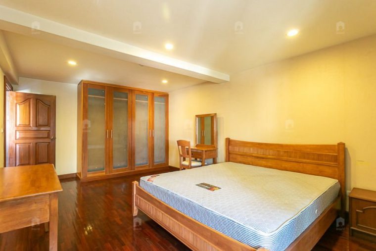 2-bedroom-condo-for-rent-in-nagara-mansion-lumpini-bangkok (2)