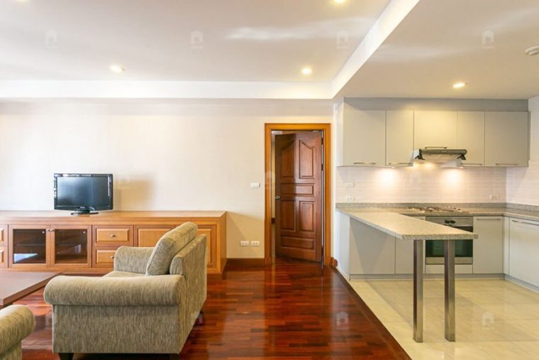 2-bedroom-condo-for-rent-in-nagara-mansion-lumpini-bangkok (5)