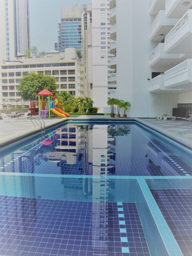 Grande-Ville-House-2-Condominium-Sukhumvit-19-swiming-pool