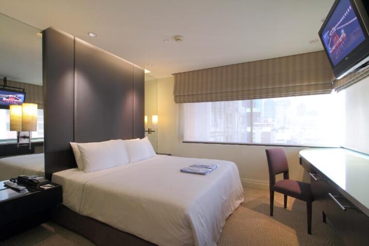 sirisathorn-hotel-accom-designer-two-bedroom-suite-1