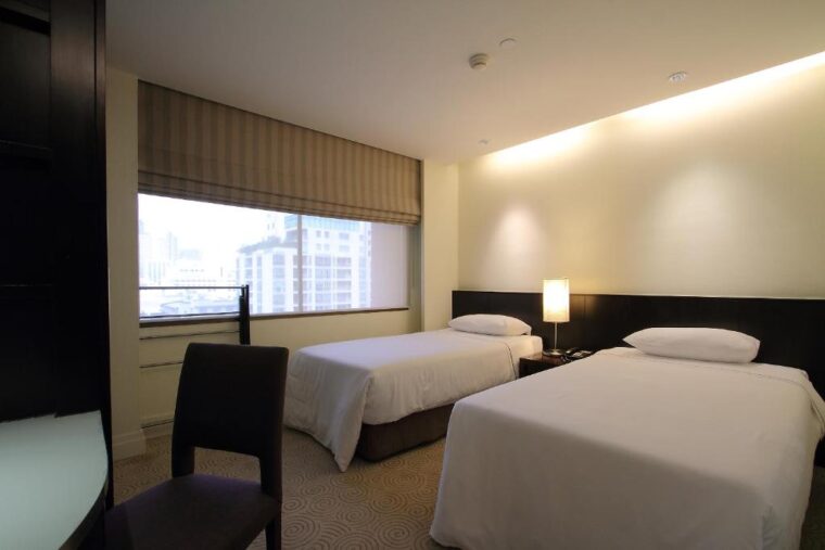 sirisathorn-hotel-accom-designer-two-bedroom-suite-2