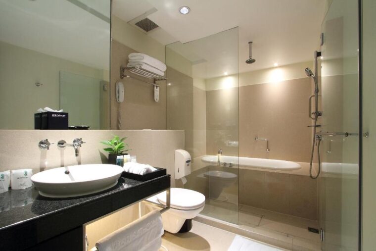 sirisathorn-hotel-accom-designer-two-bedroom-suite-4