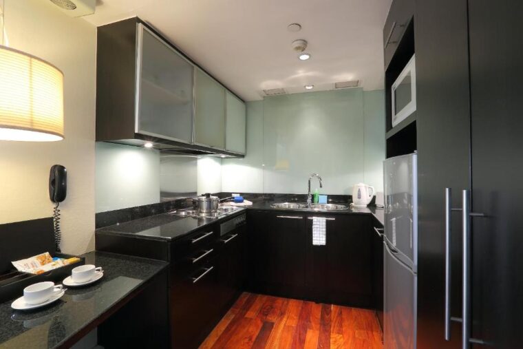 sirisathorn-hotel-accom-designer-two-bedroom-suite-7