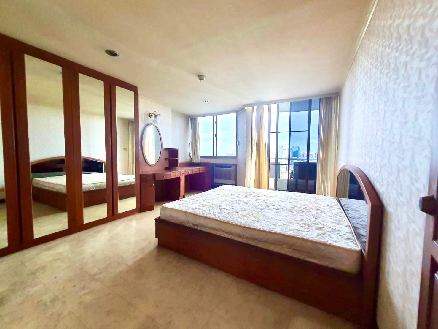 Supalai Place