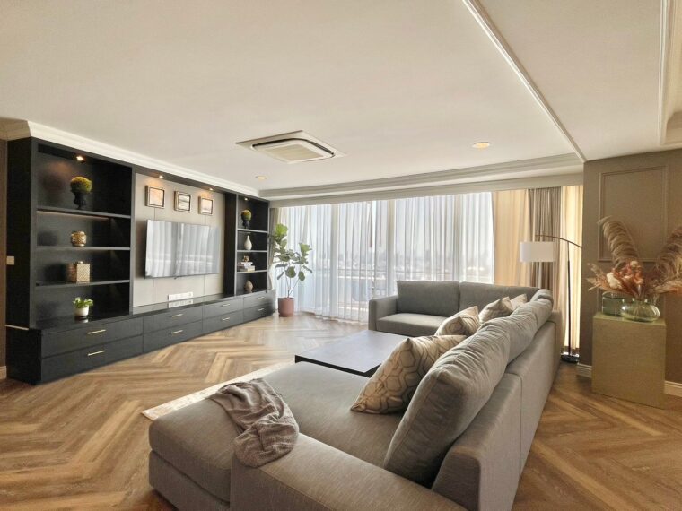 1b. Living room