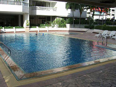 Asa-Garden-swimming-pool