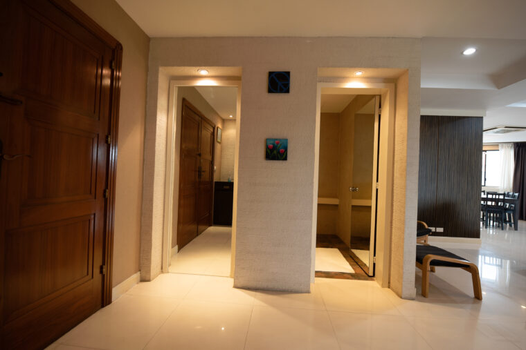 entrance and powder room