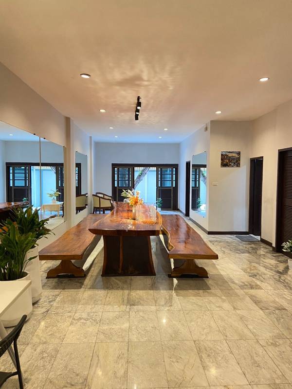 House in Sukhumvit 63 (Ekamai Soi 4) · 6 bedroom · 450 SqM · Floor 4 · Watthana, Bangkok · Photo 3 House in Sukhumvit 63 (Ekamai Soi 4) 6-bedroom Townhouse in Watthana, Bangkok – photo 3