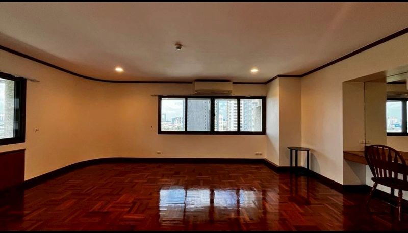 Tower park · 4 bedroom · 368 SqM · Floor 13 · Nana, Bangkok · Photo 1 Tower park 4-bedroom Condo in Nana, Bangkok – photo 1
