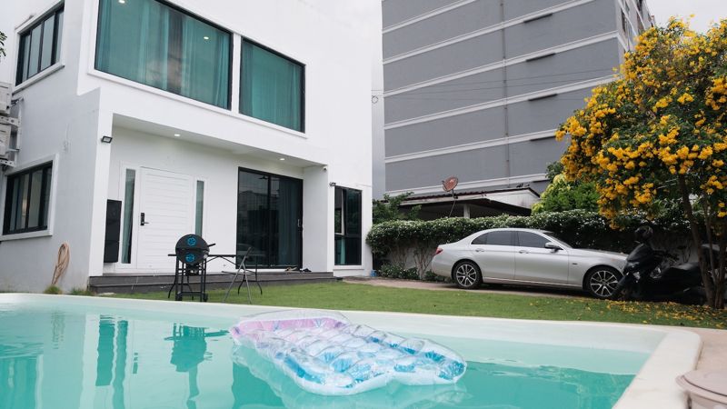 Modern house with Private pool · 5 bedroom · 230 SqM · Bang Na, Bangkok · Photo 2 Modern house with Private pool 5-bedroom Detached House in Bang Na, Bangkok – photo 2