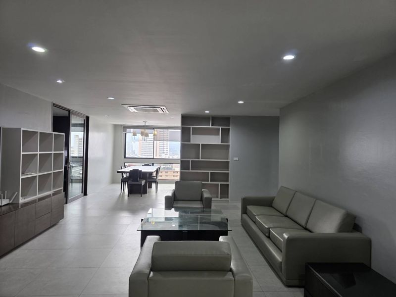 President Park Sukhumvit 24 · 3 bedroom · 223 SqM · Floor 14 · Phrom Phong, Bangkok · Photo 2 President Park Sukhumvit 24 3-bedroom Condo in Phrom Phong, Bangkok – photo 2