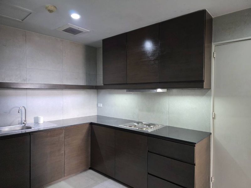 President Park Sukhumvit 24 · 3 bedroom · 223 SqM · Floor 14 · Phrom Phong, Bangkok · Photo 3 President Park Sukhumvit 24 3-bedroom Condo in Phrom Phong, Bangkok – photo 3