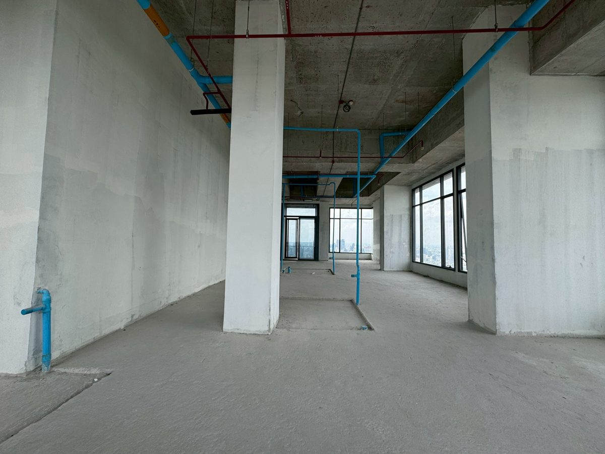 LINE VOOM image 3 The Esse Asoke Bare unit