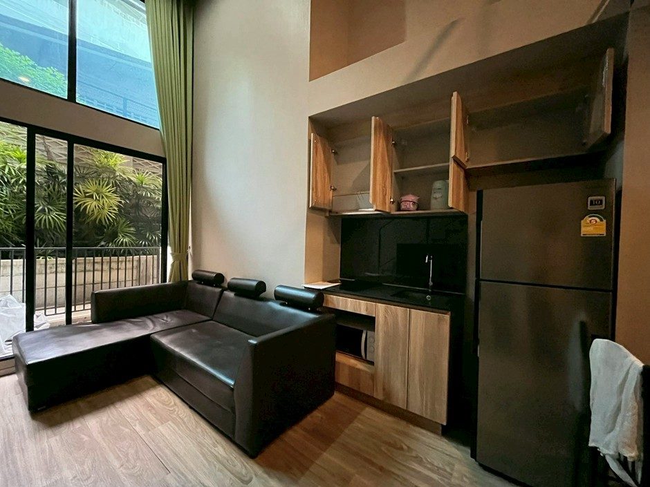 LINE VOOM image 2 Blossom Condo @ Sathorn-Charoenrat Loft 1 | 1