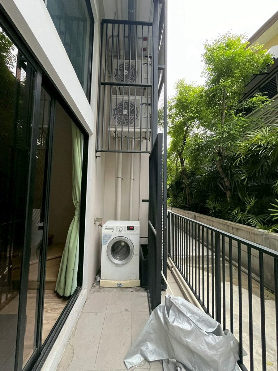 LINE VOOM image 8 Blossom Condo @ Sathorn-Charoenrat Loft 1 | 1