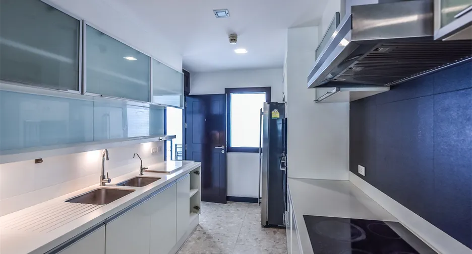 Sathorn Gardens · 3 bedroom · 200 SqM · Floor 32 · Silom, Bangkok · Photo 3 Sathorn Gardens 3-bedroom Condo in Silom, Bangkok – photo 3