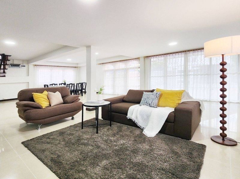 Pet Friendly 4-Bedroom Detached House in Huai Khwang · 4 bedroom · 250 SqM · Ratchada, Bangkok · Photo 2 Pet Friendly 4-Bedroom Detached House in Huai Khwang 4-bedroom Detached House in Ratchada, Bangkok – photo 2
