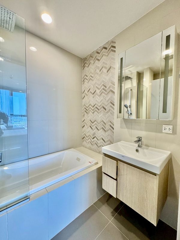 Oka Haus · 1 bedroom · 35.35 SqM · Floor 37 · Khlong Toei, Bangkok · Photo 5 Oka Haus 1-bedroom Condo in Khlong Toei, Bangkok – photo 5