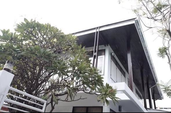 3 Bedroom Detached House (Pet Friendly) for Rent in CBD Soi Plukjit Rama 4 · 3 bedroom · Photo 1 3 Bedroom Detached House (Pet Friendly) for Rent in CBD Soi Plukjit Rama 4 3-bedroom Detached House – photo 1