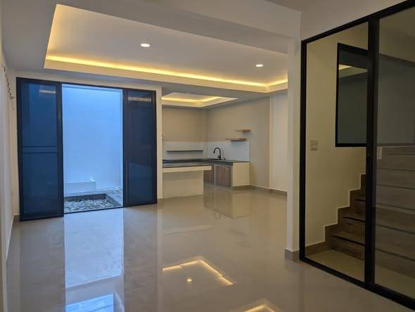 3-Storey Townhouse with Private Pocket Garden on Onnut Soi 12 · 6 bedroom · 440 SqM · Floor 3 · Suan Luang, Bangkok · Photo 3 3-Storey Townhouse with Private Pocket Garden on Onnut Soi 12 6-bedroom Townhouse in Suan Luang, Bangkok – photo 3