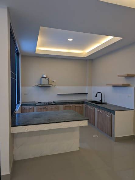 3-Storey Townhouse with Private Pocket Garden on Onnut Soi 12 · 6 bedroom · 440 SqM · Floor 3 · Suan Luang, Bangkok · Photo 4 3-Storey Townhouse with Private Pocket Garden on Onnut Soi 12 6-bedroom Townhouse in Suan Luang, Bangkok – photo 4