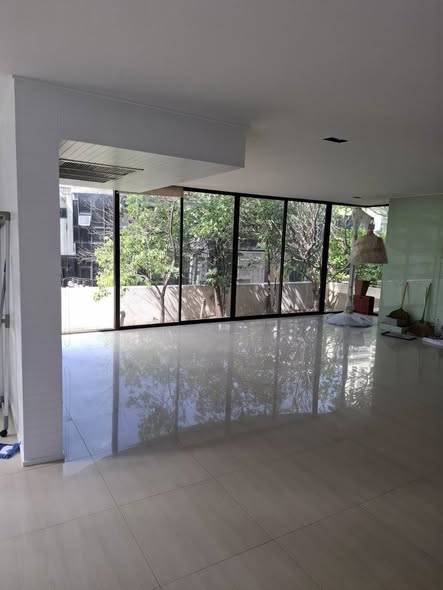 Supalai Place Sukhumvit 39 · 3 bedroom · 365 SqM · Floor 5 · Watthana, Bangkok · Photo 1 Supalai Place Sukhumvit 39 3-bedroom Condo in Watthana, Bangkok – photo 1