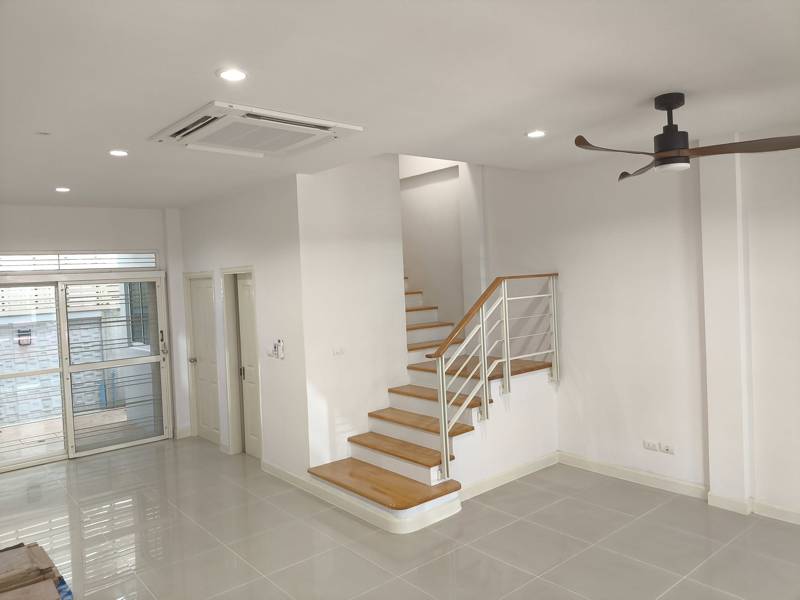 Baan Klang Muang Urbanion Rama 9-Ladprao · 3 bedroom · Lat Phrao, Bangkok · Photo 2 Baan Klang Muang Urbanion Rama 9-Ladprao 3-bedroom Townhouse in Lat Phrao, Bangkok – photo 2