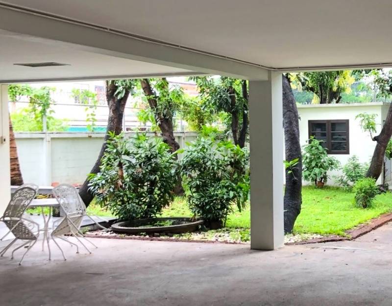 3-Bedroom Detached House for Rent Near BTS Bang Chak, On Nut & Punnawithi (6 Bat · 3 bedroom · 440 SqM · Khlong Toei, Bangkok · Photo 3 3-Bedroom Detached House for Rent Near BTS Bang Chak, On Nut & Punnawithi (6 Bat 3-bedroom Detached House in Khlong Toei, Bangkok – photo 3