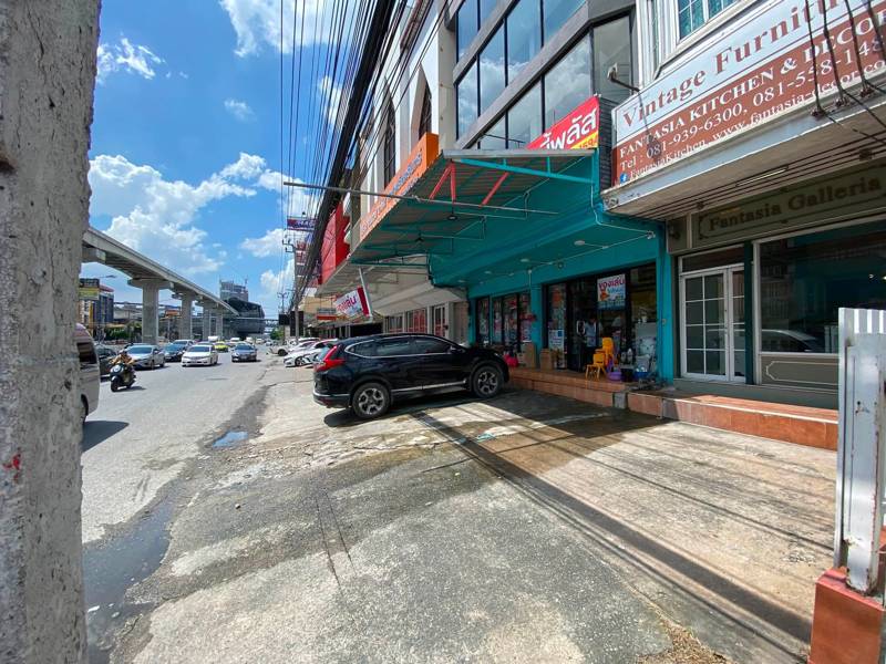 Corner unit commercial building near Bearing MRT · 400 SqM · Floor 1 · Photo 3 Corner unit commercial building near Bearing MRT Land – photo 3