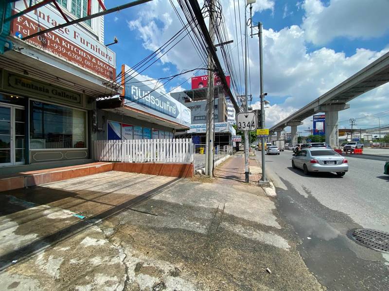 Corner unit commercial building near Bearing MRT · 400 SqM · Floor 1 · Photo 4 Corner unit commercial building near Bearing MRT Land – photo 4