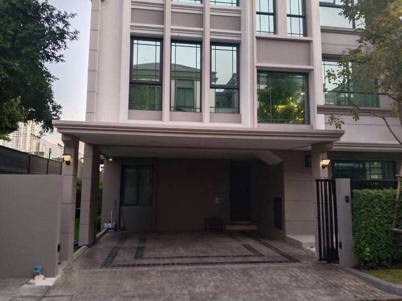 3-Bedroom Townhouse with Basement in Chatuchak · 3 bedroom · 300 SqM · Chatuchak, Bangkok · Photo 1 3-Bedroom Townhouse with Basement in Chatuchak 3-bedroom Land in Chatuchak, Bangkok – photo 1