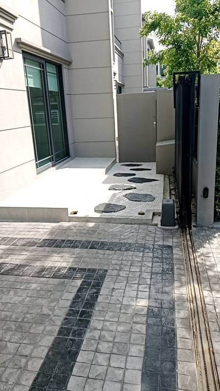 3-Bedroom Townhouse with Basement in Chatuchak · 3 bedroom · 300 SqM · Chatuchak, Bangkok · Photo 2 3-Bedroom Townhouse with Basement in Chatuchak 3-bedroom Land in Chatuchak, Bangkok – photo 2
