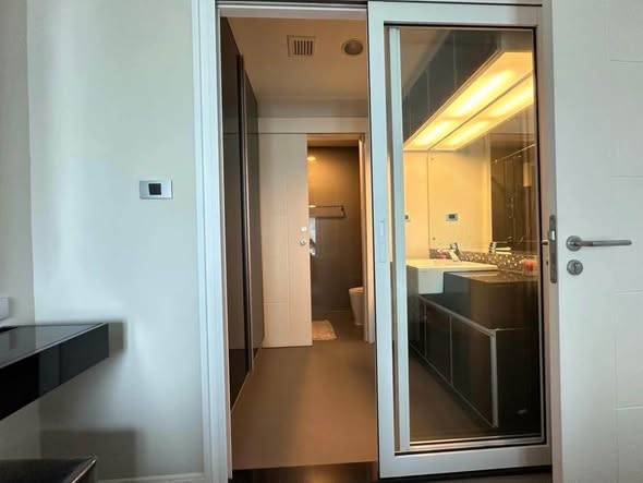 The Crest Sukhumvit 34 · 1 bedroom · 35 SqM · Floor 10 · Khlong Toei, Bangkok · Photo 3 The Crest Sukhumvit 34 1-bedroom Condo in Khlong Toei, Bangkok – photo 3