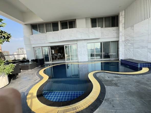 Le Raffine Sukhumvit 24 · 3 bedroom · 371 SqM · Floor 21 · Phrom Phong, Bangkok · Photo 1 Le Raffine Sukhumvit 24 3-bedroom Condo in Phrom Phong, Bangkok – photo 1
