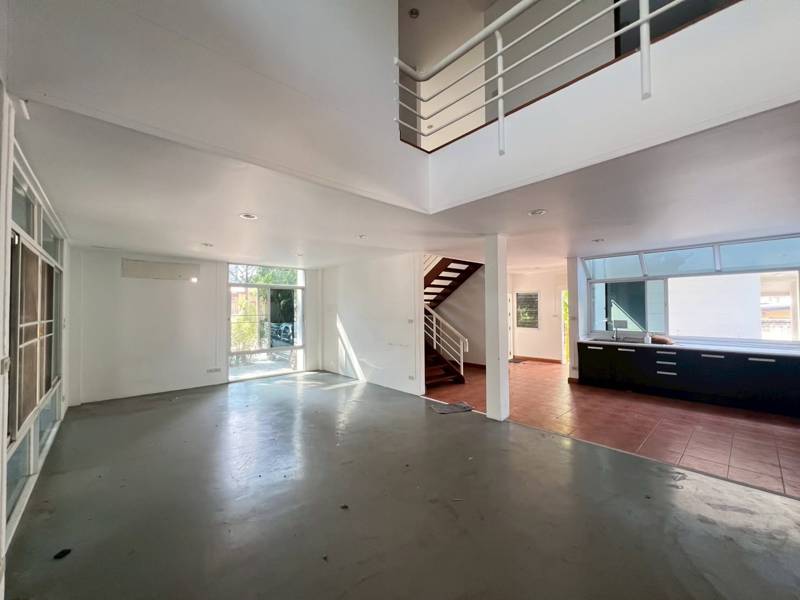 Thong Lo 4-Bedroom House with Private Garden · 4 bedroom · 288 SqM · Photo 5 Thong Lo 4-Bedroom House with Private Garden 4-bedroom Detached House – photo 5
