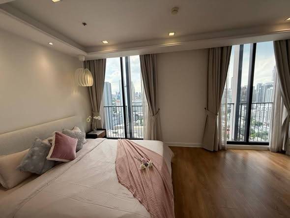 Noble Around 33 · 3 bedroom · 135.85 SqM · Floor 28 · Phrom Phong, Bangkok · Photo 1 Noble Around 33 3-bedroom Condo in Phrom Phong, Bangkok – photo 1