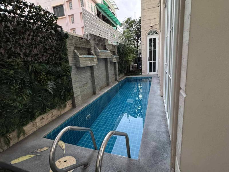 Pool Villa in Sukhumvit 26 · 4 bedroom · 280 SqM · Phrom Phong, Bangkok · Photo 2 Pool Villa in Sukhumvit 26 4-bedroom Detached House in Phrom Phong, Bangkok – photo 2