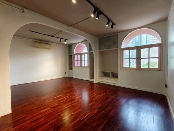 Sathorn Home Office/Cafe/Workshop/Studio Pet Friendly · 3 bedroom · 250 SqM · Photo 2 Sathorn Home Office/Cafe/Workshop/Studio Pet Friendly 3-bedroom Office – photo 2