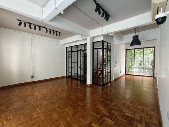 Sathorn Home Office/Cafe/Workshop/Studio Pet Friendly · 3 bedroom · 250 SqM · Photo 3 Sathorn Home Office/Cafe/Workshop/Studio Pet Friendly 3-bedroom Office – photo 3
