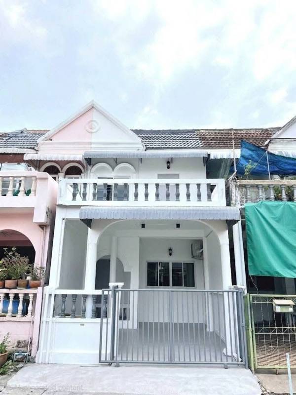 2-Storey Pet-Friendly Townhome Near BTS Punnawithi & MRT Suan Luang Rama 9 · 3 bedroom · 120 SqM · Floor 2 · Suan Luang, Bangkok · Photo 1 2-Storey Pet-Friendly Townhome Near BTS Punnawithi & MRT Suan Luang Rama 9 3-bedroom Detached House in Suan Luang, Bangkok – photo 1