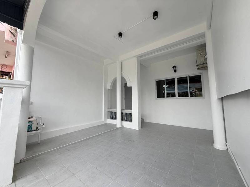 2-Storey Pet-Friendly Townhome Near BTS Punnawithi & MRT Suan Luang Rama 9 · 3 bedroom · 120 SqM · Floor 2 · Suan Luang, Bangkok · Photo 2 2-Storey Pet-Friendly Townhome Near BTS Punnawithi & MRT Suan Luang Rama 9 3-bedroom Detached House in Suan Luang, Bangkok – photo 2