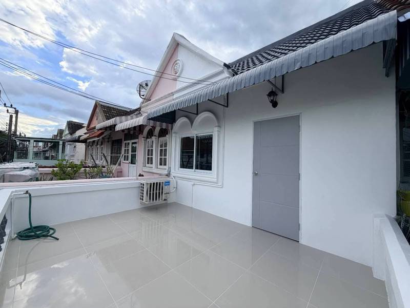 2-Storey Pet-Friendly Townhome Near BTS Punnawithi & MRT Suan Luang Rama 9 · 3 bedroom · 120 SqM · Floor 2 · Suan Luang, Bangkok · Photo 3 2-Storey Pet-Friendly Townhome Near BTS Punnawithi & MRT Suan Luang Rama 9 3-bedroom Detached House in Suan Luang, Bangkok – photo 3