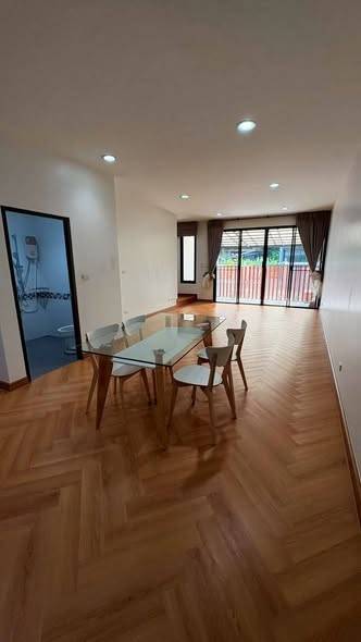 3-Storey Townhouse Near BTS Punnawithi · 4 bedroom · 230 SqM · Floor 3 · Suan Luang, Bangkok · Photo 3 3-Storey Townhouse Near BTS Punnawithi 4-bedroom Townhouse in Suan Luang, Bangkok – photo 3
